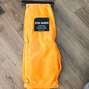 Jacquard Plush velvet throw/ blanket Steve Madden